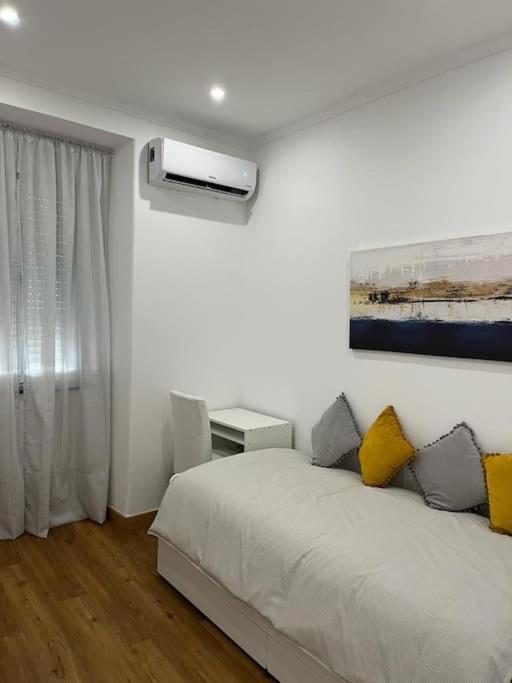 Casa Da Praia Da Poca - Apartamento Lirio Estoril Eksteriør billede