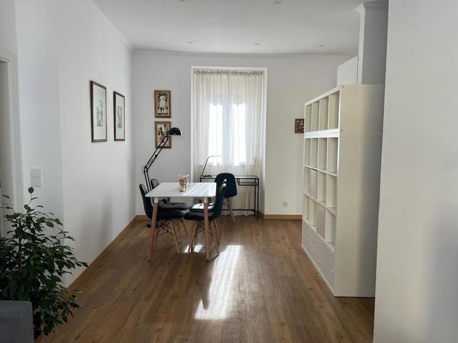 Casa Da Praia Da Poca - Apartamento Lirio Estoril Eksteriør billede