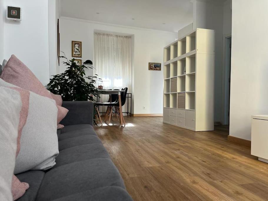 Casa Da Praia Da Poca - Apartamento Lirio Estoril Eksteriør billede